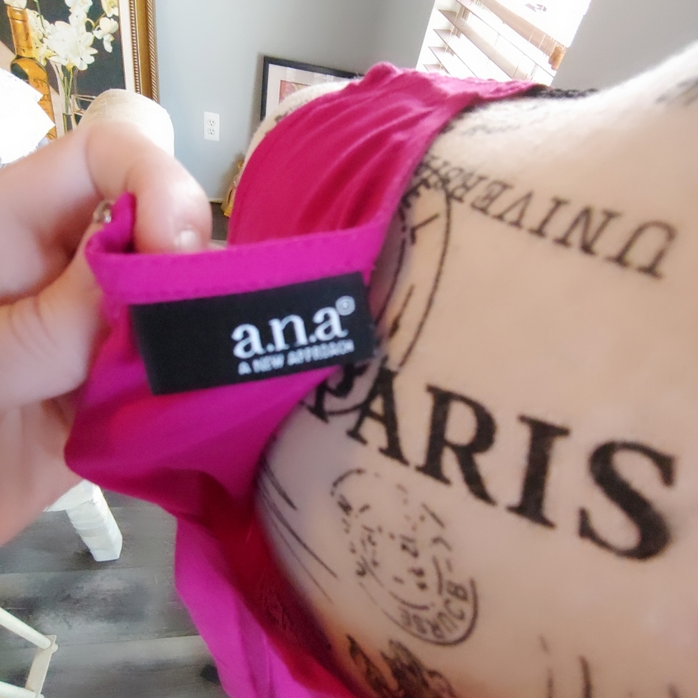 NWT a.n.a Adventure Pink V-Neck Tank Top. - Picture 5 of 7
